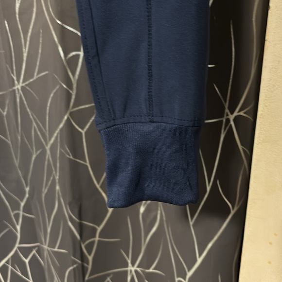 Navy scrub pants, barely worn great condition - Picture 3 of 3